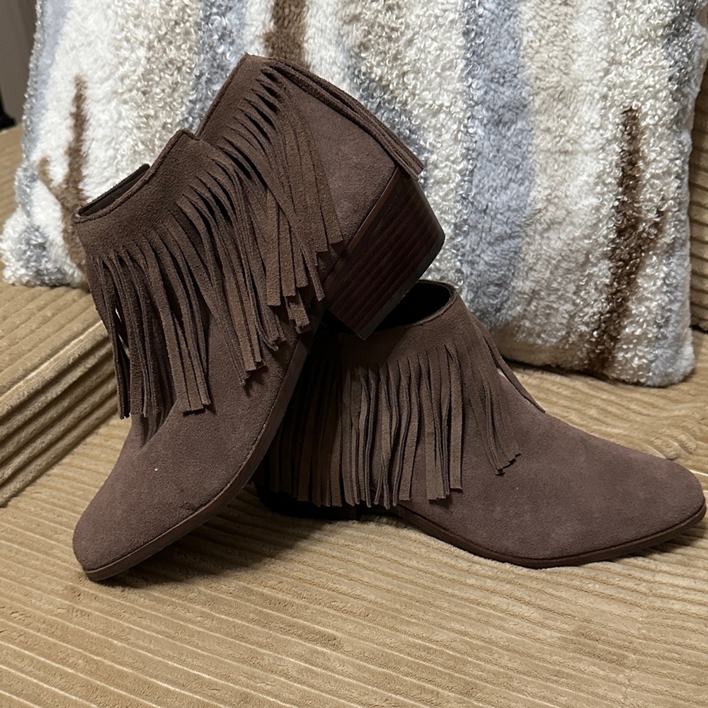 Steve Madden Brown Fringe Ankle Boots 9M
